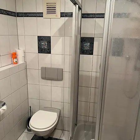 Schoene Ruhige Mit Balkon شقة