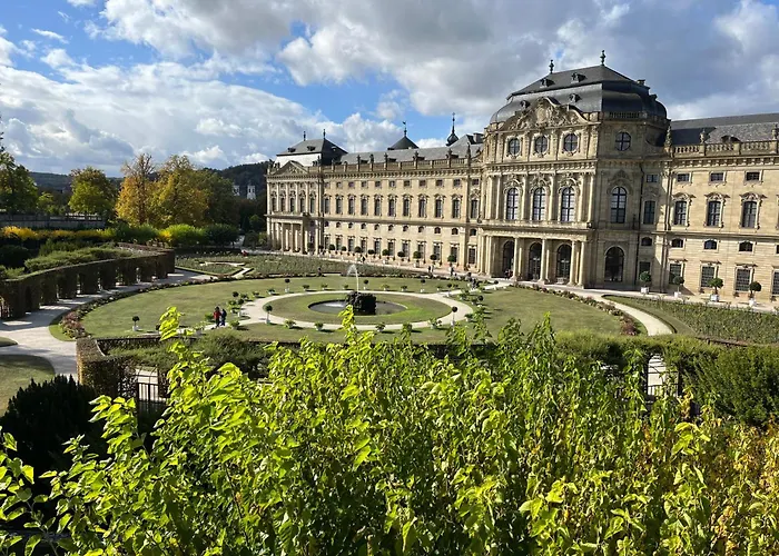 Schoene Ruhige Mit Balkon